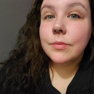 Meet your Posher, Felicia